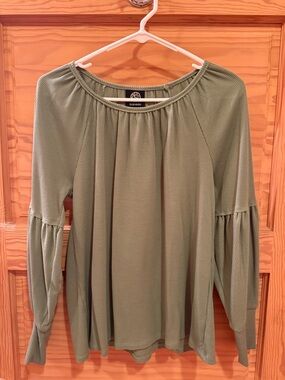 bobeau Olive Green Textured Long-Sleeve Peasant Blouse